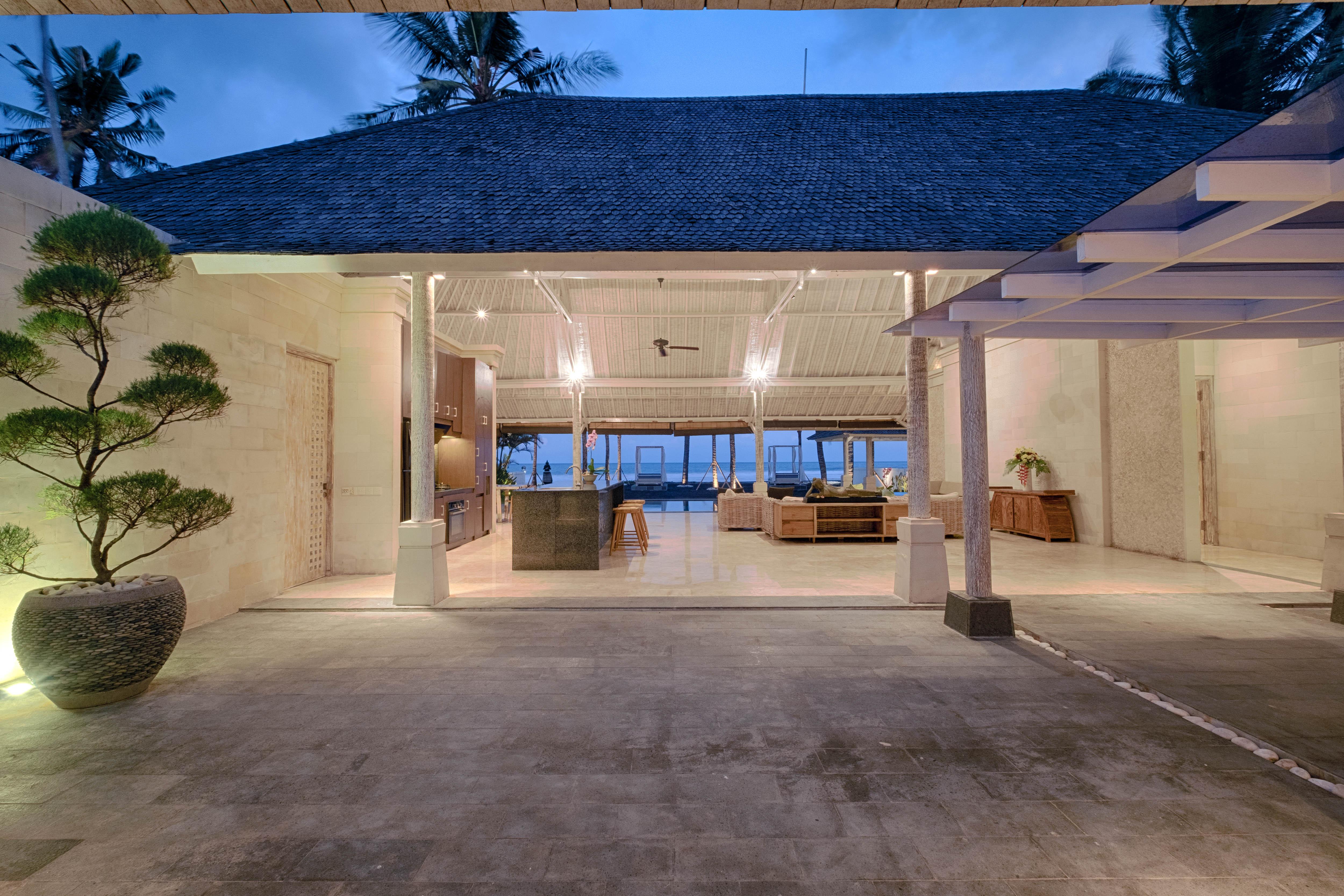 Kutus Kutus Saba Beach Villa Sukawati  Luaran gambar